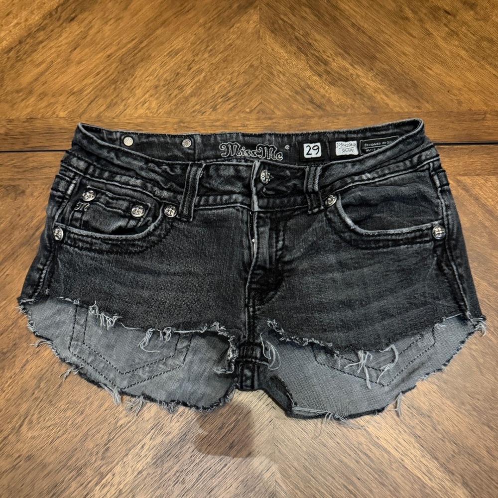 Miss Me Black Distressed Wing Embellished Denim Shorts JP5082SKR Size 29